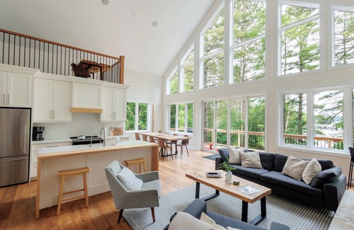 Utterson Cottage | Brand new cottage on 3-Mile Lake in the heart of Muskoka