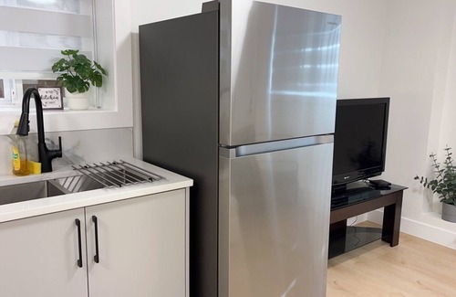 Willoughby House | BRAND NEW Entire guest suite in Willoughby, Langley