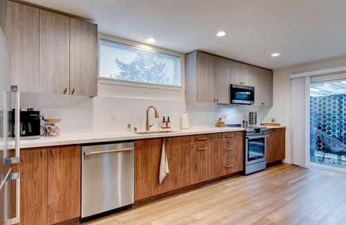 Green Lake House | Brand new, Modern 2 Bedroom home near Greenlake.