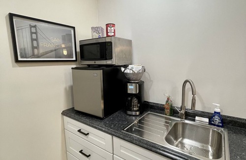 Cupertino Cottage | Brand New Private One Bedroom Cottage with a Wet Bar/Kitchenette
