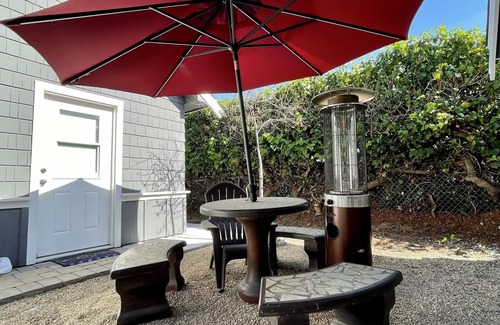 Cupertino Cottage | Brand New Private One Bedroom Cottage with a Wet Bar/Kitchenette
