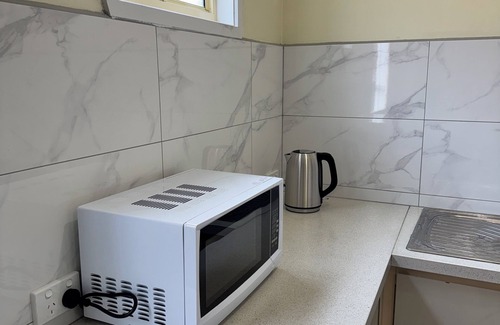 St. Albans House | Brandnew bedroom in a beautiful suburb