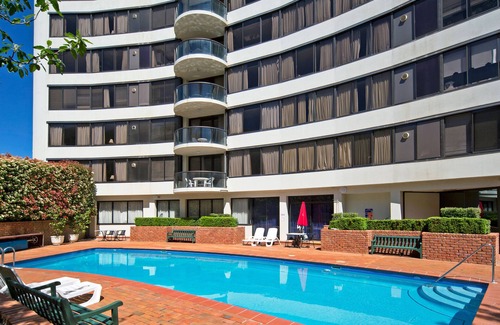 City West Apartment | BreakFree Capital Tower