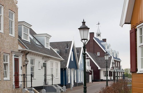 Municipality of Huizen House | Breathtaking Harbor Experience | 2 Units Close to Goois & Naarderbos Escape