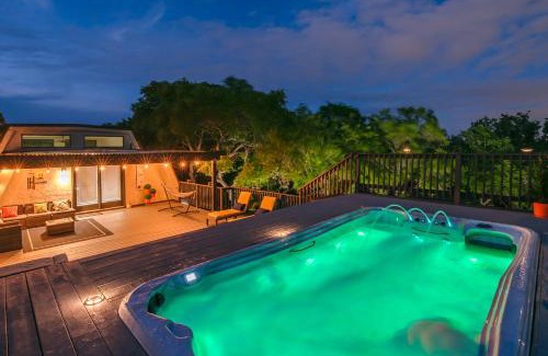 Wetmore House | Breathtaking Roof Pool Views, Gameroom, Firepit