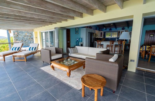 Havers Apartment | Breathtaking views , Jacuzzi , open plan house , 5 min to Nanny Cay Beach & Bar