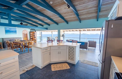 Havers Apartment | Breathtaking views , Jacuzzi , open plan house , 5 min to Nanny Cay Beach & Bar