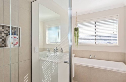 Ocean Grove House | Breeze Summary: Luxur