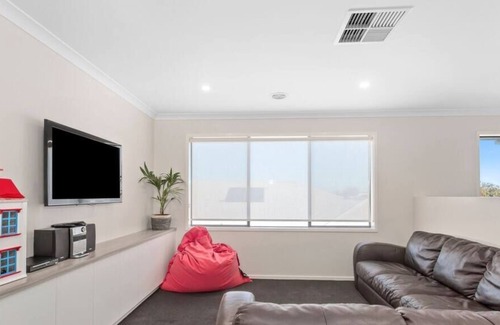 Ocean Grove House | Breeze Summary: Luxur