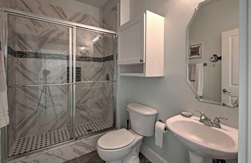 Red Fish Cove House | Breezy Galveston House with 2 Decks and Ocean Views!