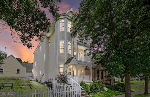 Brewers Hill Condo | Brewers Hill Belle 3 bed, 3 bath, & balcony