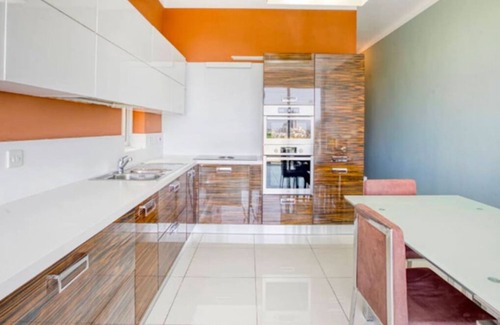 Il-Balluta Apartment | Bright 3BR Apt in St'Julians with Balcony Views!