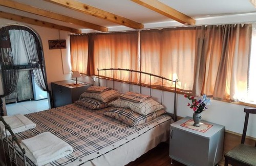 Chugureti Apartment | Bright Cozy Apartment Tbilisi Best Location