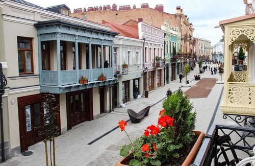 Chugureti Apartment | Bright Cozy Apartment Tbilisi Best Location