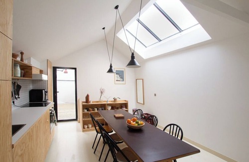 Montreuil House | Bright & Eco-Friendly Wooden Home – A Peaceful Retreat Near Paris