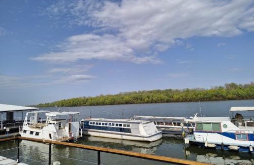 Belgrade Boat Rental | Bright Room Houseboat