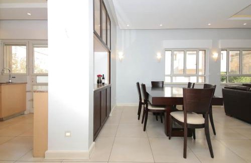Rehavia Apartment | Bright, Spacious, & Homey Central Rechavia Residence