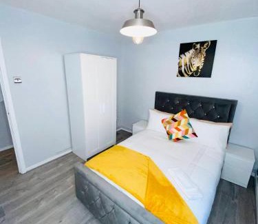 Livesey Apartment | Bright, Spacious, modern Interior Decor 2 bedrooms Apartment with amazing views