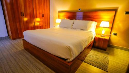 Bole House | Brighton Guest House and Cafe