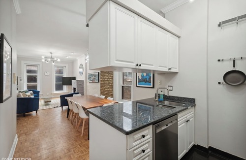 Near North Side Condo | Brilliant Downtown Chicago 3-Bedroom Condominium