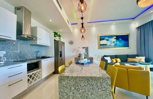 Juan Dolio - El Pueblo Apartment | Brisa Marina☀️ Beach-Pools-Wifi-Gym-Games- Games- Parking
