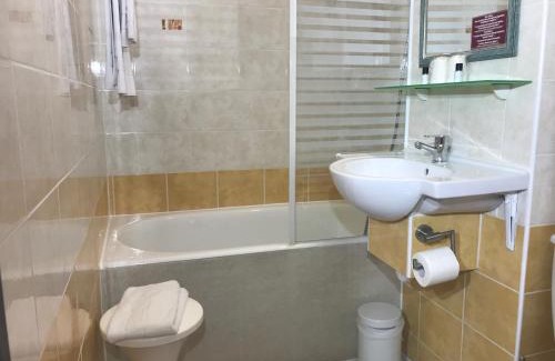 Cap d'Agde Hotel | Brit Hotel Confort Hélios Agde