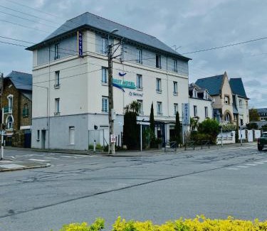 Parame Hotel | Brit Hotel Le Surcouf