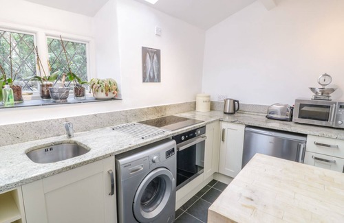 Blaenau Ffestiniog Cottage | BRON OLAU, pet friendly, character holiday cottage in Maentwrog