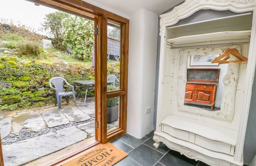 Blaenau Ffestiniog Cottage | BRON OLAU, pet friendly, character holiday cottage in Maentwrog