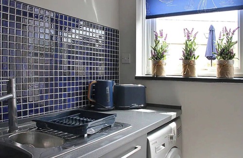 Rhyd-y-clafdy Cottage | Broom Cottage Close To The Beach & Pwllheli Marina