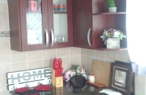 Mbare West Cottage | Browns Cottage Retreat - Newly remodeled,WiFi,Cute. Brand new kitchen, bathroom