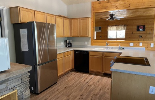 Long Valley Junction Cabin | Bryce & Zion midpoint! Firepit & pool table. ATV trails nearby.