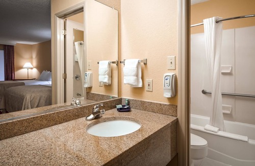 Mount Airy Hotel | Bryson Inn
