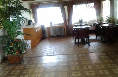 Tulare Hotel | Budget Inn