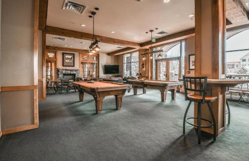 River Run House | Buffalo Lodge 8411 by SummitCove Lodging