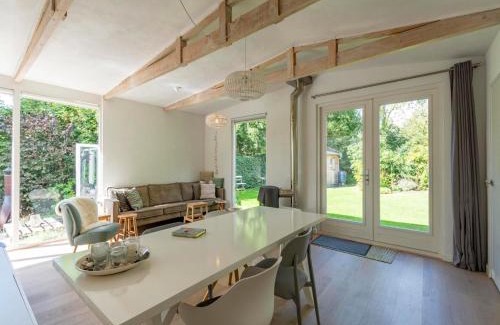 Sint Maartensvlotbrug House | Bungalow in Netherlands with Garden & Trampoline