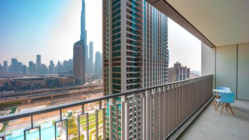 Za'abeel 2 Apartment | Burj Khalifa view with Grass Turf Balcony-Downtown by Tanami Holiday Homes
