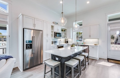 Orange Beach Cottage | BVR 13 - The Orange Dolphin by Liquid Life