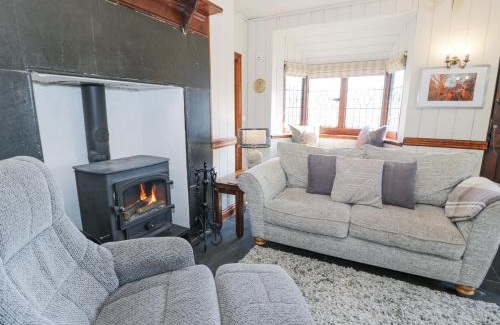 Maentwrog House | Bwthyn y Coediwr The Woodcutters Cottage