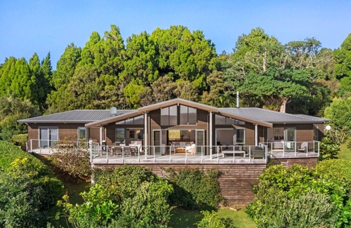 Raglan House | BYRON HILL holiday accommodation