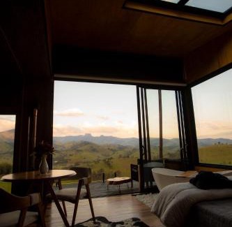Goncalves Ski Chalet | Cabana Tekoá - Teto de vidro e telão de cinema