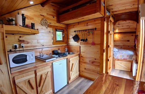 Amoncourt Cabin | Cabane Féeriques D'amoncourt