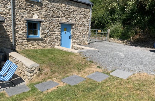 Llandyssiliogogo Cottage | Cabin ∙ 1 bedroom ∙ 2 guests