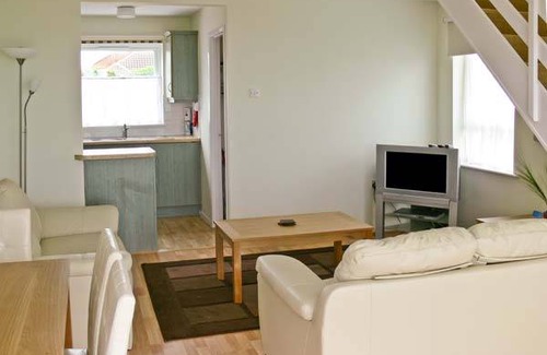 Kessingland Cottage | Cabin ∙ 2 bedrooms ∙ 4 guests