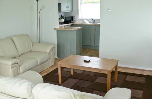Kessingland Cottage | Cabin ∙ 2 bedrooms ∙ 4 guests