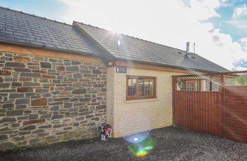 Newcastle Emlyn Cottage | Cabin ∙ 2 bedrooms ∙ 4 guests