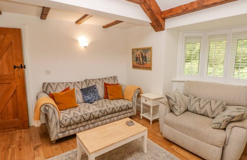 Sketty Cottage | Cabin ∙ 2 bedrooms ∙ 3 guests