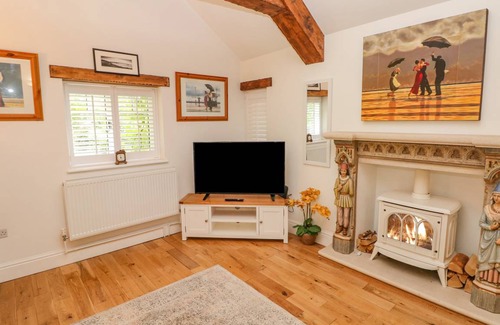 Sketty Cottage | Cabin ∙ 2 bedrooms ∙ 3 guests