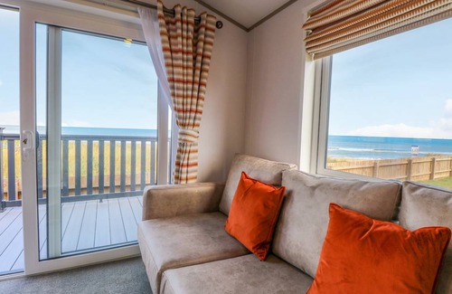 Bacton Cottage | Cabin ∙ 2 bedrooms ∙ 4 guests