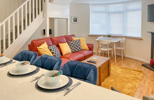 Edwinstowe Cottage | Cabin ∙ 2 bedrooms ∙ 3 guests
